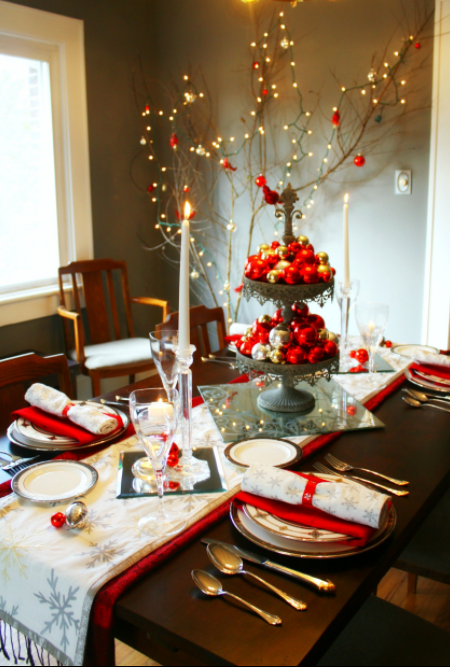 dining room in christmas