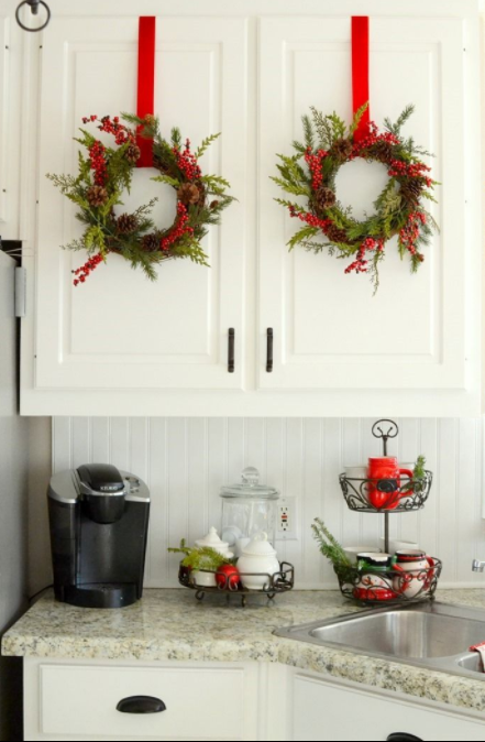 simple kitchen decor in christmas