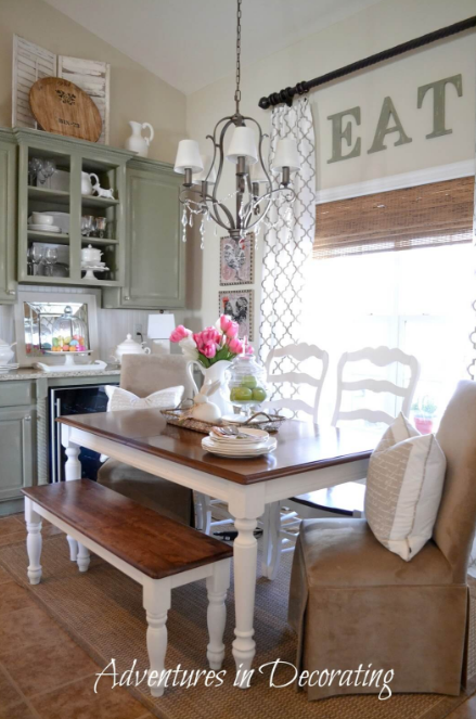 Farmhouse Dining Room Design with a Simple Three-Color Scheme